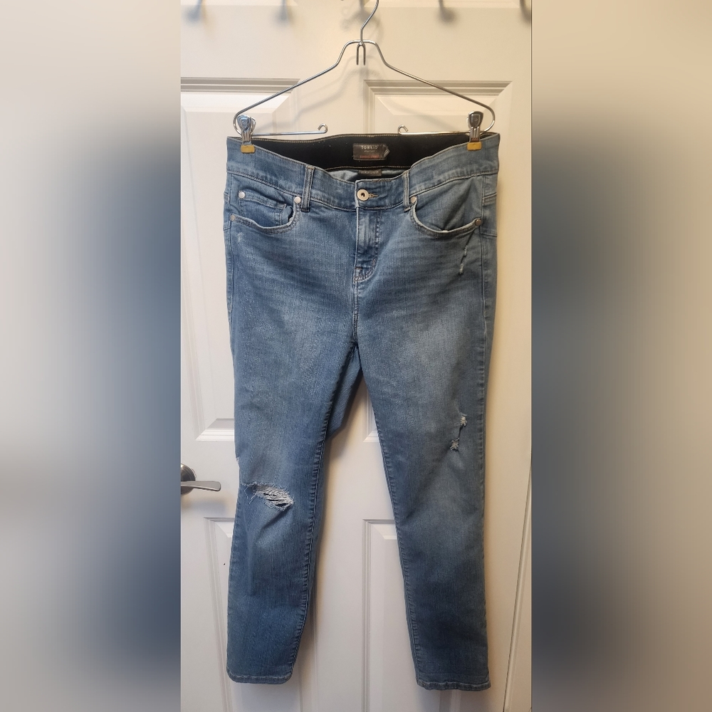 Torrid Bombshell Straight Distressed Jean